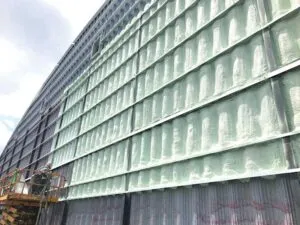 No Place Like Foam--Using SPF to protect facilities from hurricanes and floods(图3) Closed-cell spray polyurethane foam (SPF) applied as continuous insulation (ci) in a commercial facility.